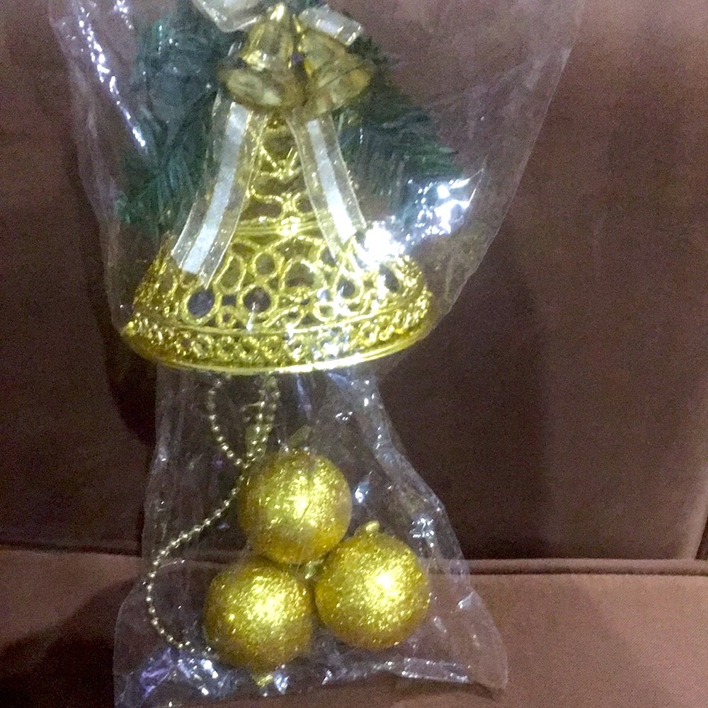 Gold Sparkly Christmas Bell Door Hanger Filigree Ornament Tree Display 4.5" NWT - Picture 9 of 13